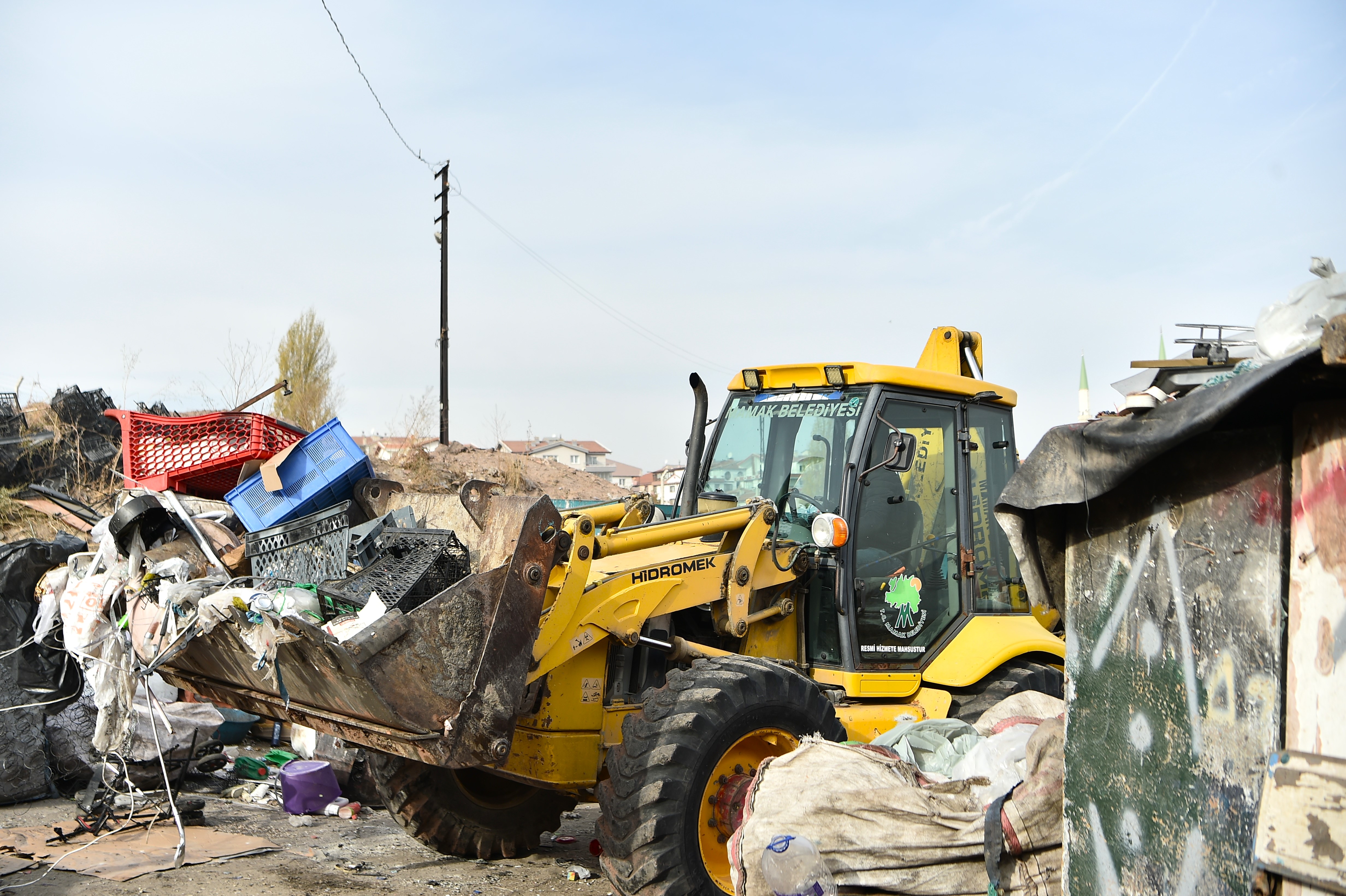 Mamak Belediyesi’nden Okul Çevresinde Güvenlik İçin Temizlik Çalışması