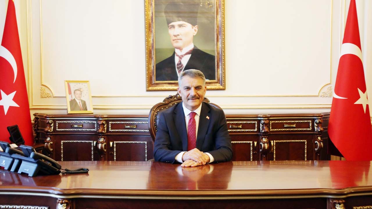 Yozgat Valisi Özkan: Öğretmenlerimiz Geleceğimize Yön Veriyor!