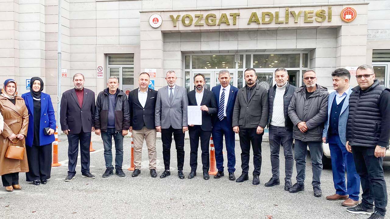 AK Parti Yozgat Merkez İlçe Başkanı Gün Mazbatasını Aldı!