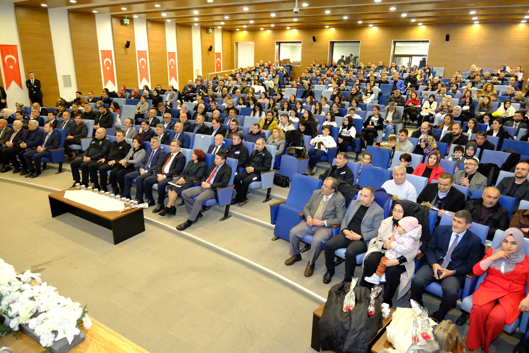 Yozgat'ta kar altında Öğretmenler Günü Kutlandı