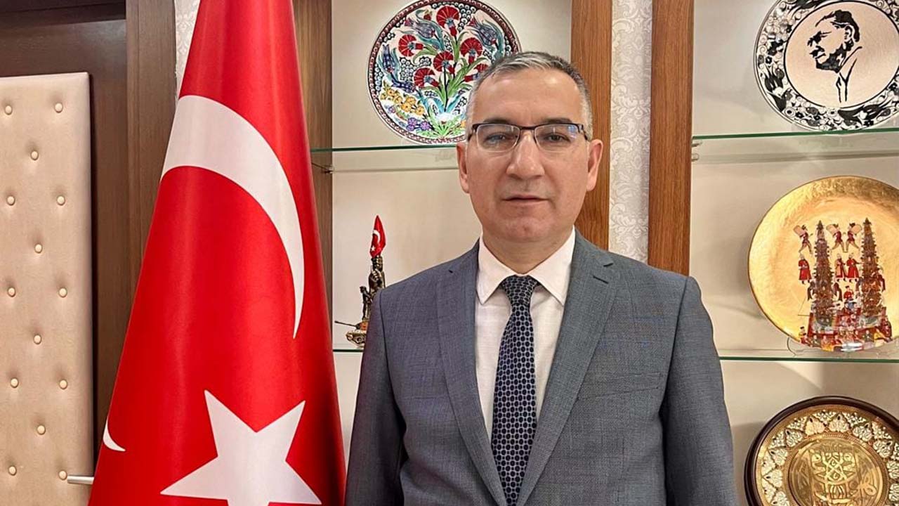 Pursaklar’a Yeni Kaymakam: Üzeyir Aziz Özeren Görevine Başladı