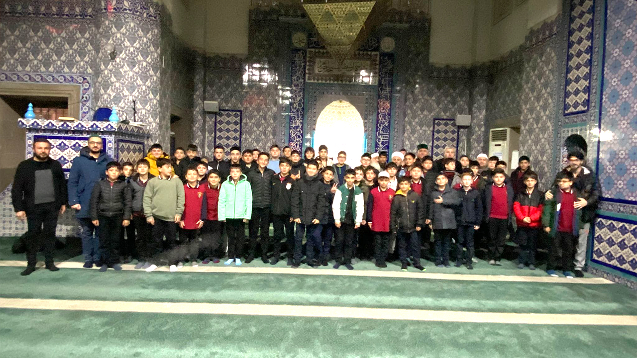 Akdağmadeni Namık Kemal Ortaokulu Öğrencileri Sabah Namazında Buluştu