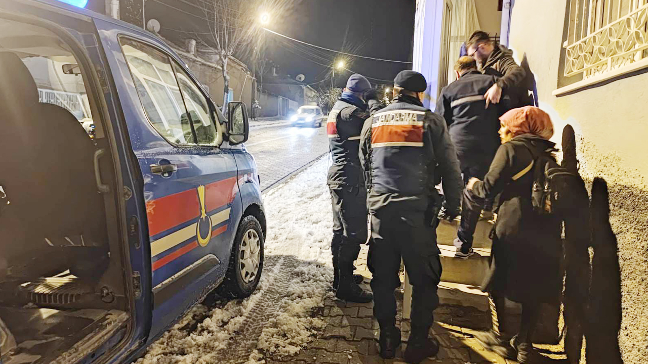 Yozgat'ta şehit ailesinin imdadına jandarma yetişti