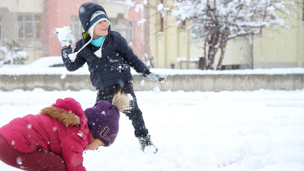 Son Dakika Yarın 25 Kasım 2024 Pazartesi Ankara'da Okullar Tatil mi?