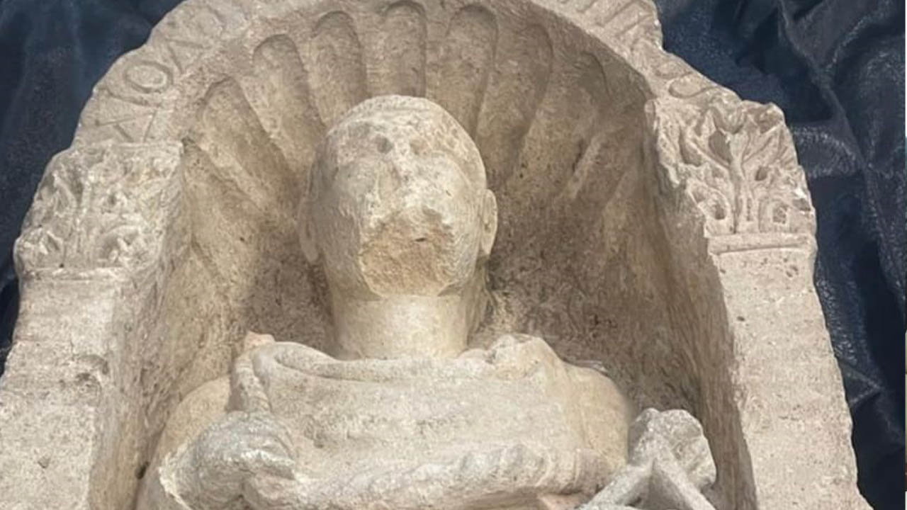 Bin 600 Yıllık Tarihi Eserle yakayı ele verdiler