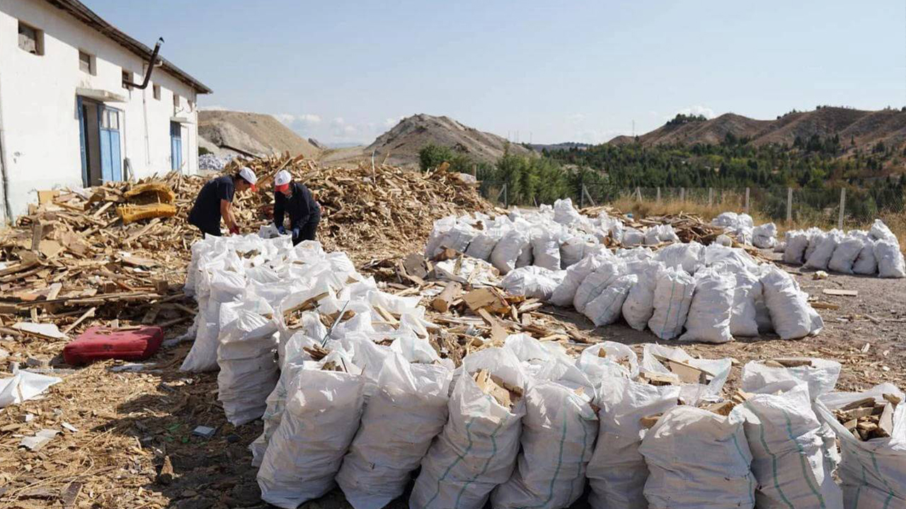 Ankara Büyükşehir Belediyesi’nden 24 Bin 660 Aileye Kış Desteği