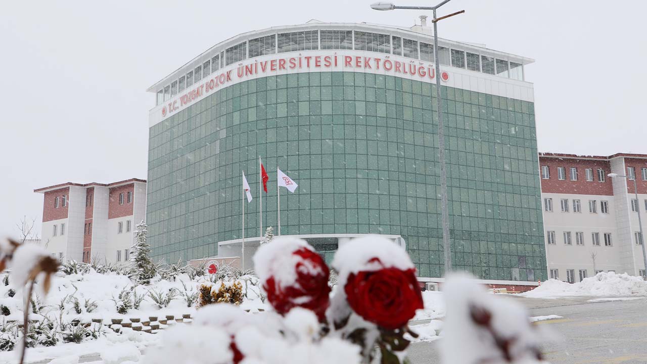 Yozgat Bozok Üniversitesi’nde Kartpostal Gibi Manzaralar!