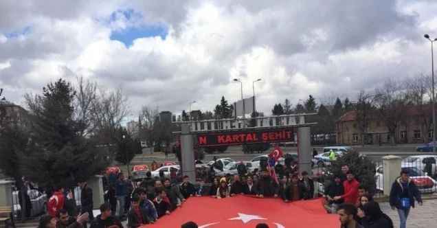 Vatandaşlar şehitliğe koştu