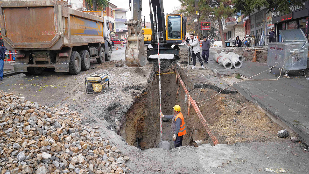 ABB, Keçiören Sanatoryum Caddesi'ndeki Atık Su Hattı Yeniledi