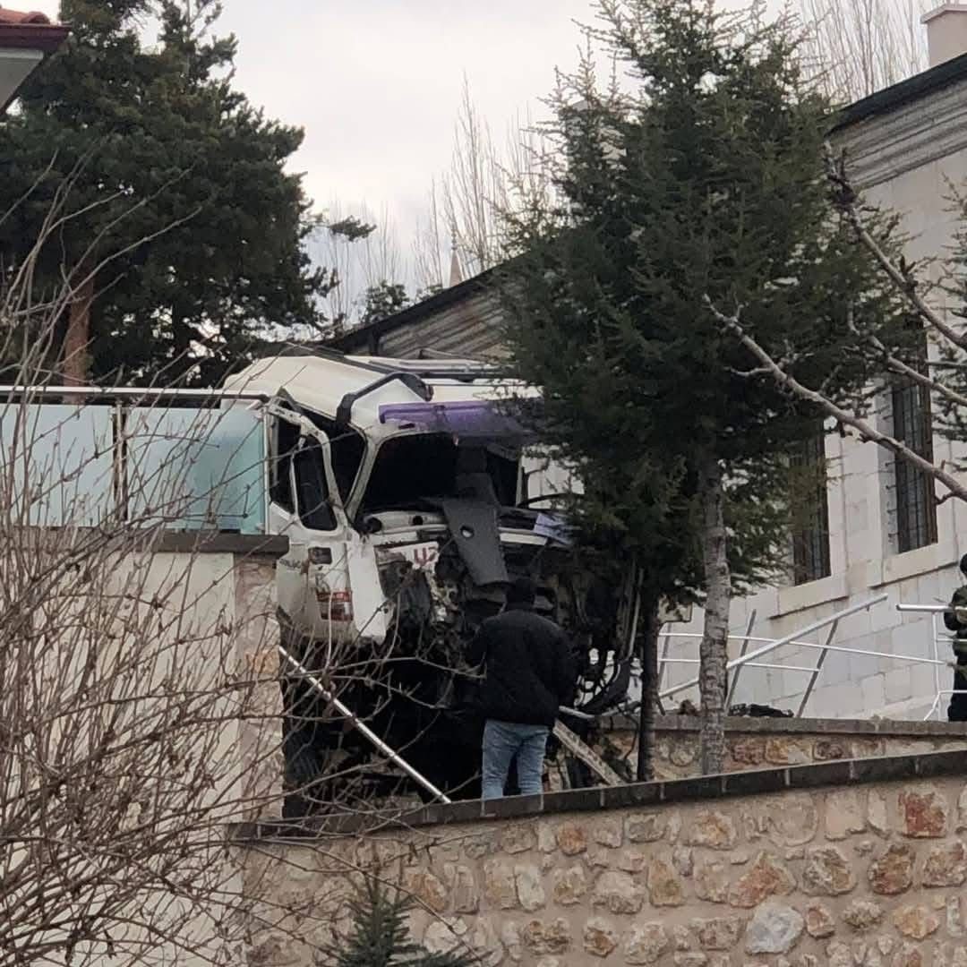 Yozgat'ta Freni Boşalan Tır Dehşet Saçıyordu