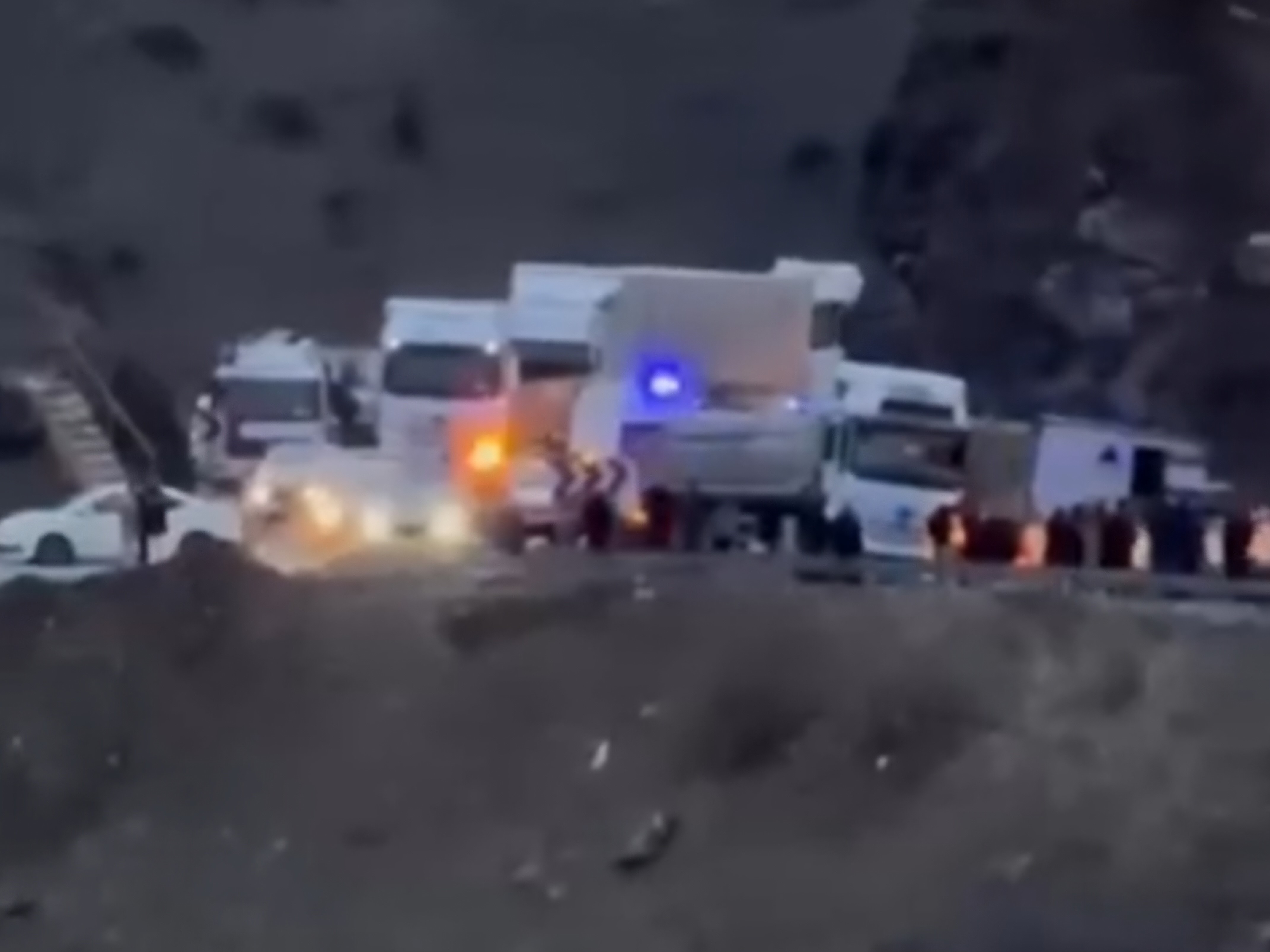 Yürekleri Ağza Getiren Kazada Tır Devrildi: 3 Yaralı