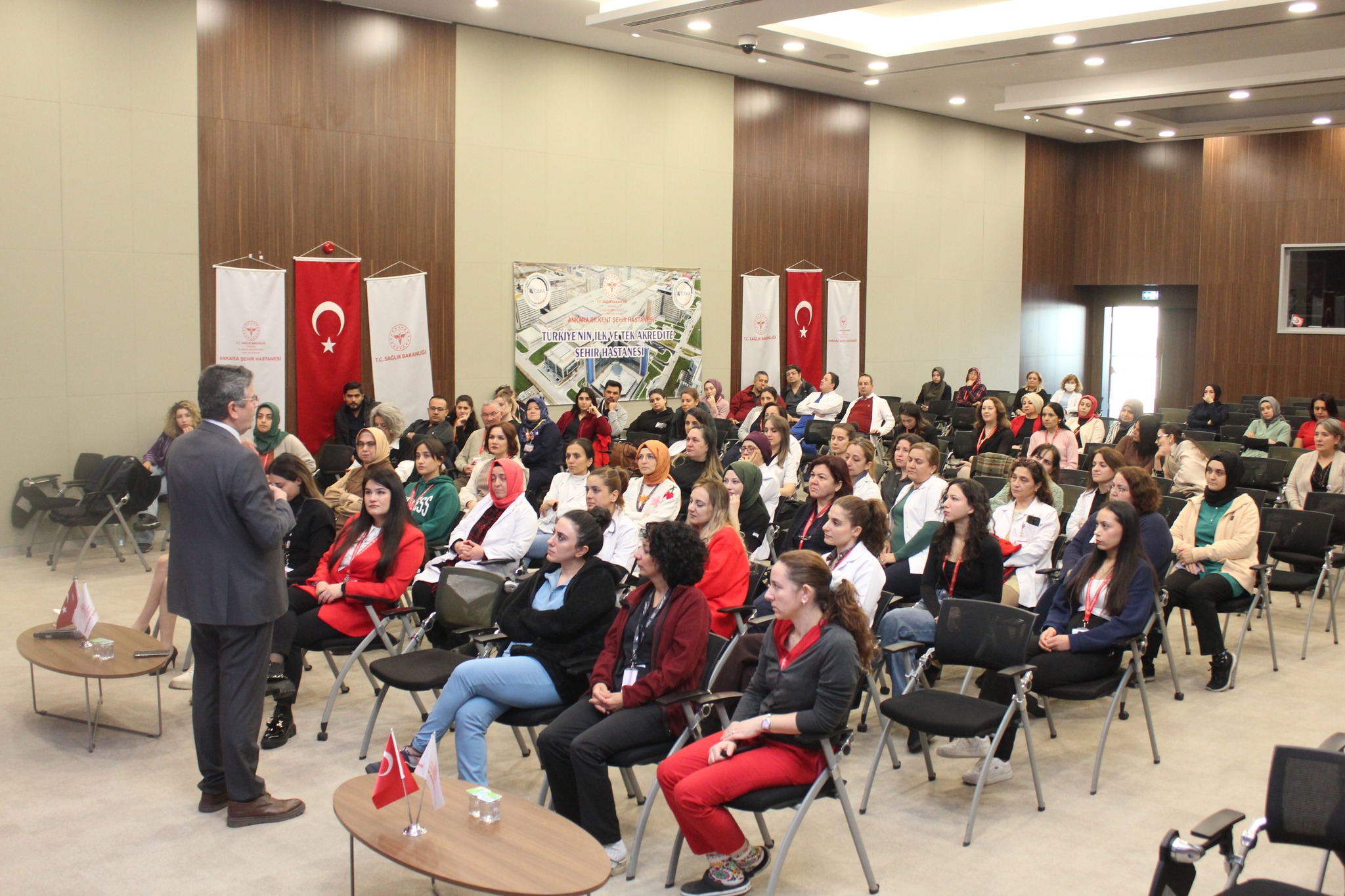 Alişan Kapaklıkaya’dan Sağlık Çalışanlarına İlham Dolu Bir Seminer
