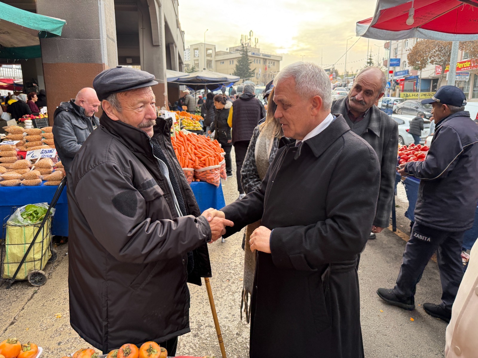 Başkan Şahin, Mamak’ın Nabzını Tutuyor: Esnaf Ziyaretleriyle Yeni Vizyon!