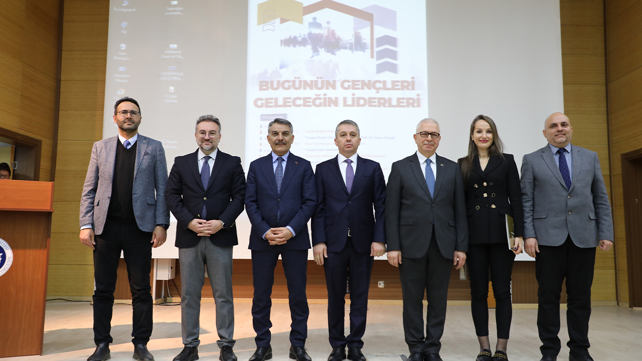 YOBÜ'de Bugünün Gençleri Geleceğin Liderleri Programı