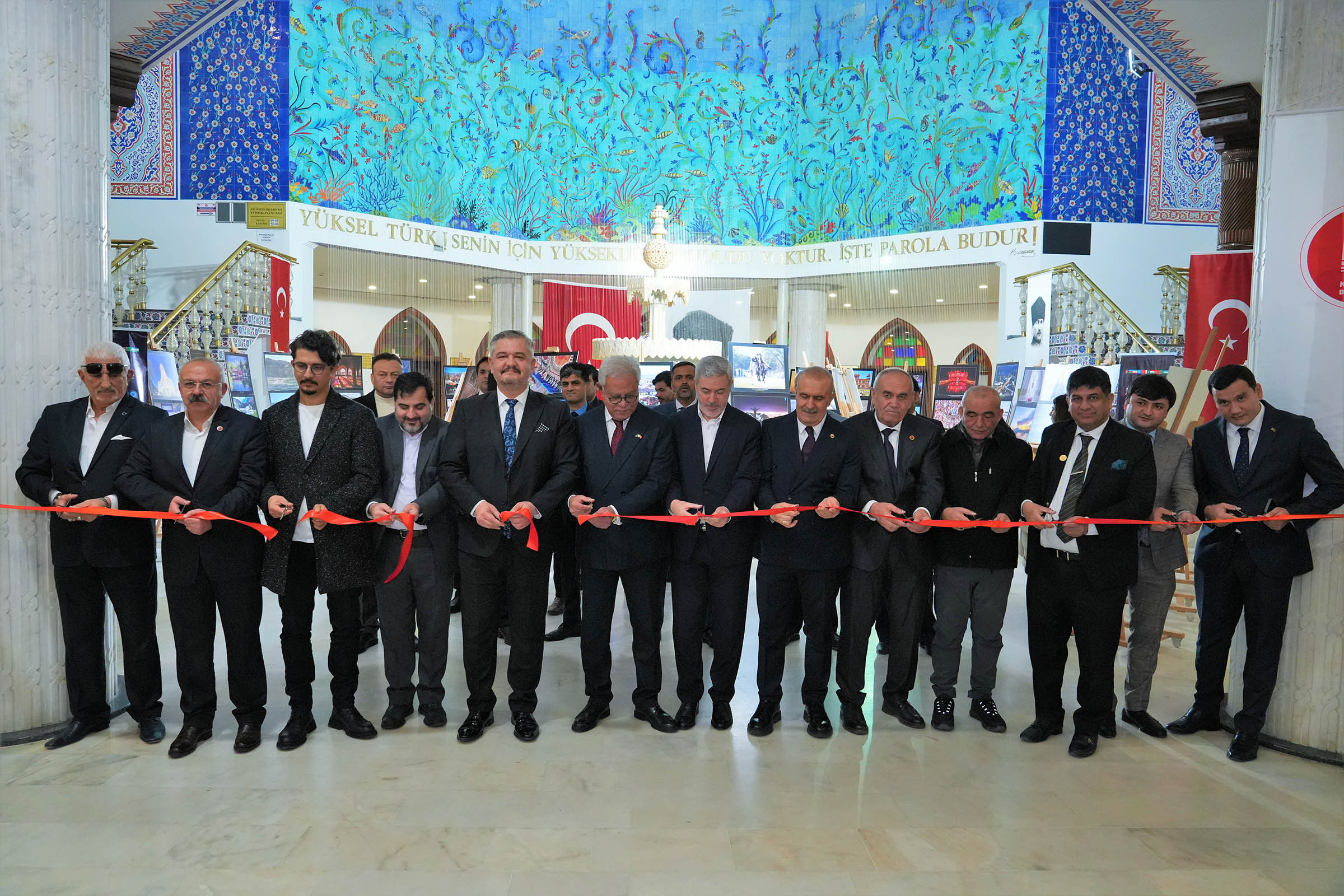Keçiören’de “Dostluğun Çerçeveleri” Sergisi Sanatseverlerle Buluştu