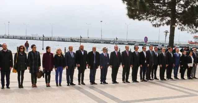 Sinop meclisinden şehitler için saygı duruşu