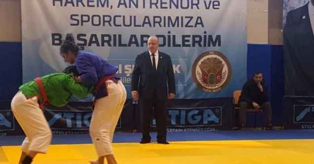 Ümitler ve Gençler Türkiye Kuraş Şampiyonası Bilecik’te yapıldı