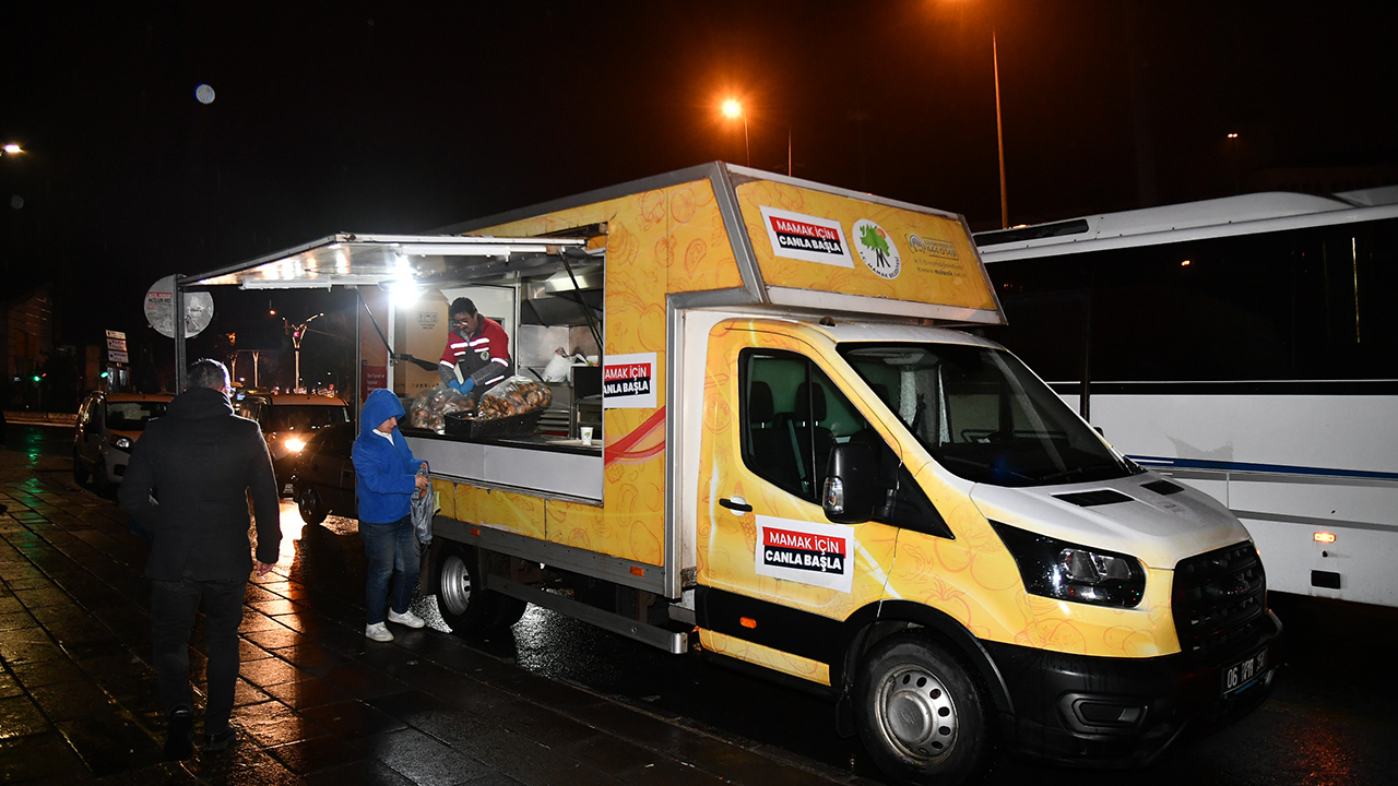 Mamak Belediyesi Vatandaşı Düşünüyor: Çorbalar Mamak Belediyesi’nden