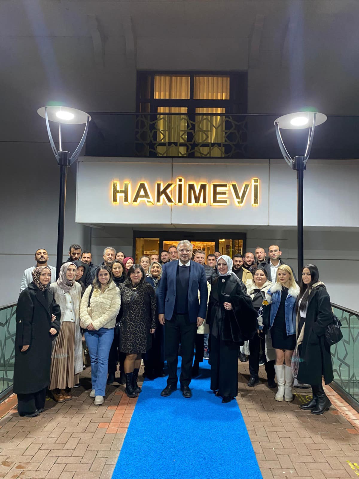 Mamak'ta Kütüphane Ekibinden Yılsonu Yemeği