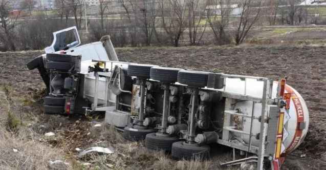 Gaz yüklü tanker kazası ucuz atlatıldı
