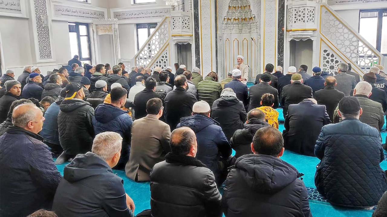 Yozgat'ta Nuri Yılmaz Cami'nde İlk Cuma Namazı Kılındı