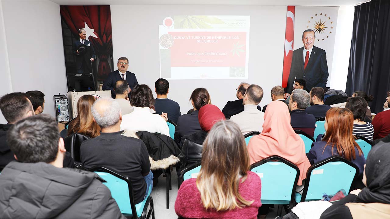 Yozgat Bozok Üniversitesi’nde Kenevir Konferansı: Geleceğin Sanayisi!