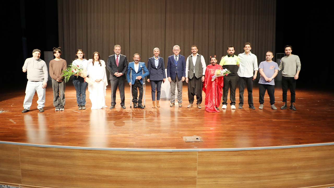 Engelsiz Sanatçılar Sahne Aldı, Yozgat’ta Alkışlar Durmadı!