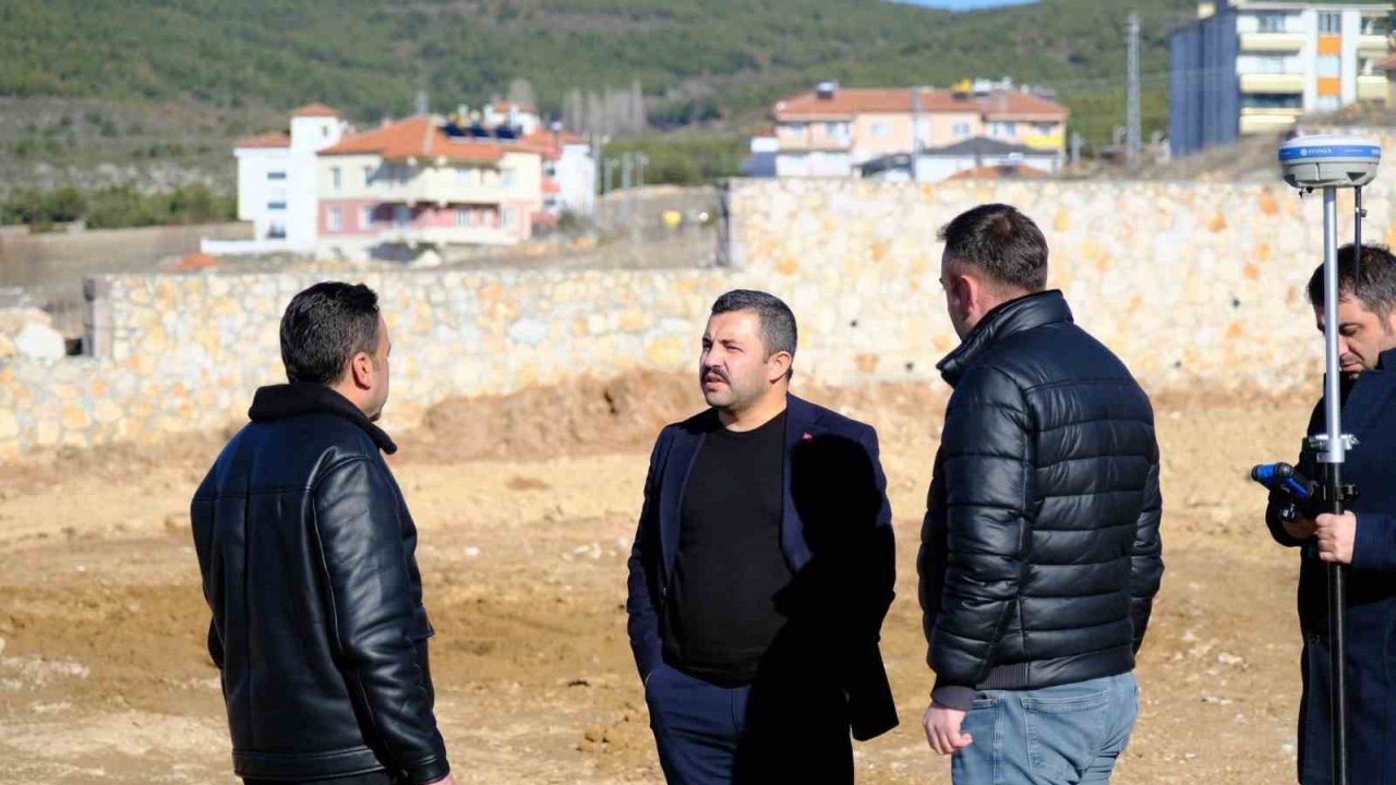 Akdağmadeni Belediyesi, çevre düzenleme çalışmalarına devam ediyor