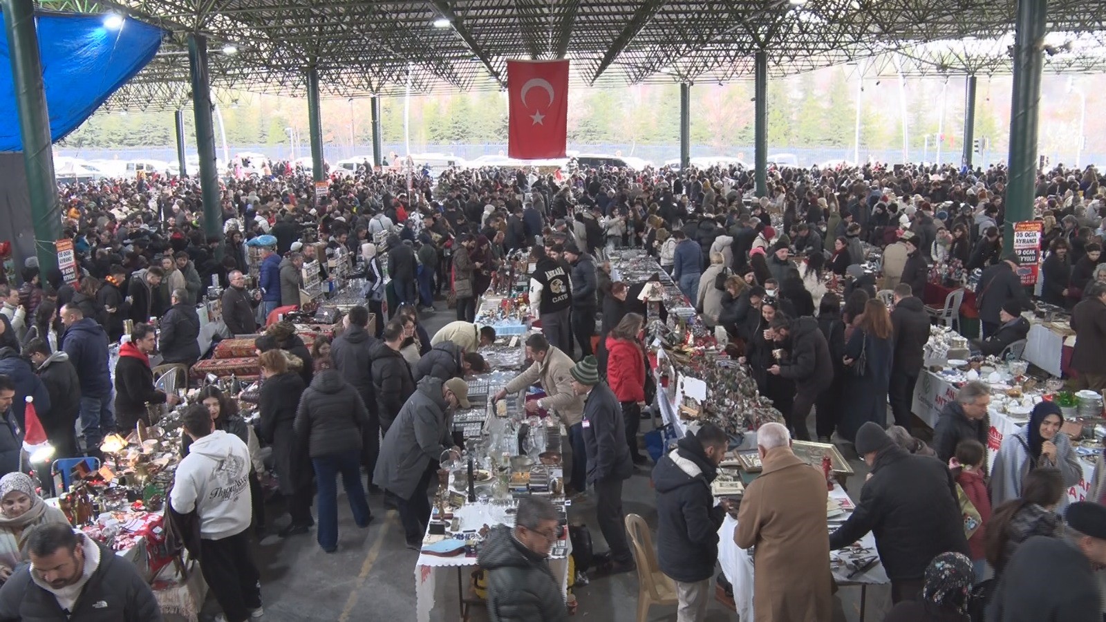 Başkentte Yılın İlk Antika Pazarı Kuruldu