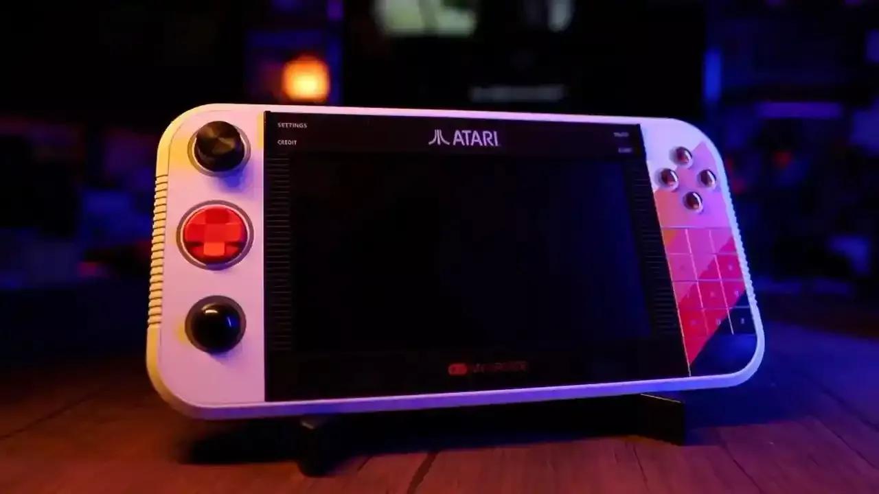 Efsanevi ATARI, Taşınabilir Konsoluyla Geri Döndü: Gamestation Go, Oyunseverleri Büyüleyecek!