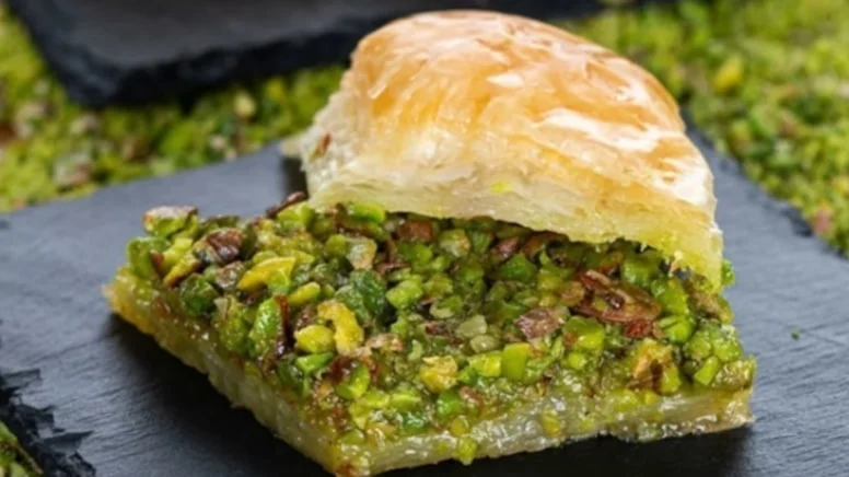 Baklavanın Tadı Kaçtı: Yemeyin!