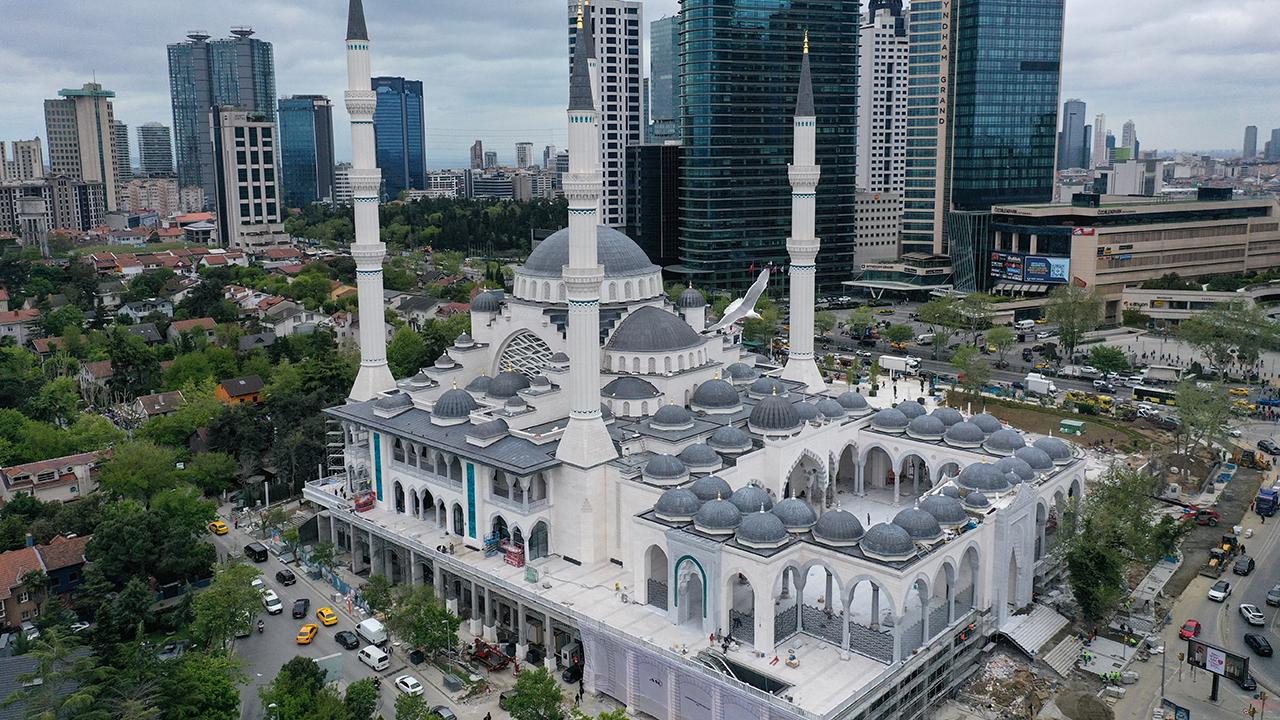 Barbaros Hayrettin Paşa camii kaç kişilik? Levent Barbaros Hayrettin Paşa camii nerede, nasıl gidilir (Ferdi Tayfur)?