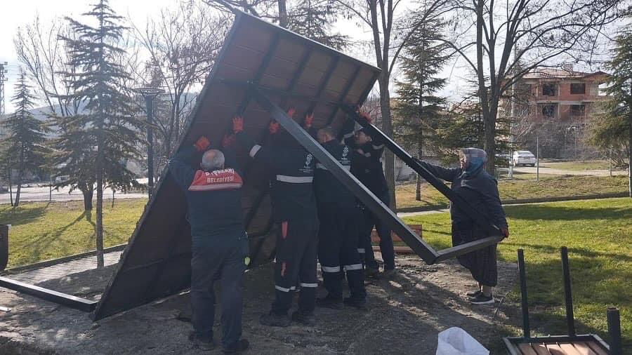 Beypazarı'nda Parklara Yeni Kamelyalar Kazandırıldı