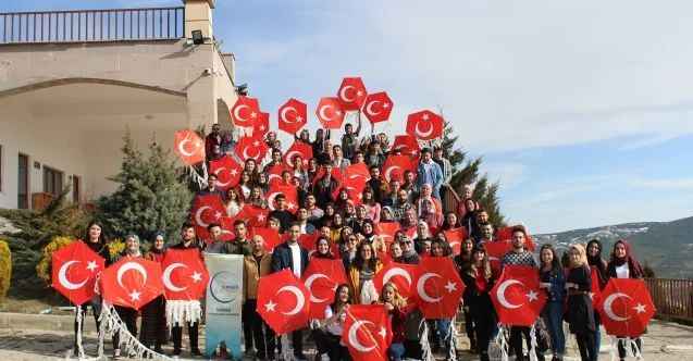 Göklerde ay yıldız şöleni