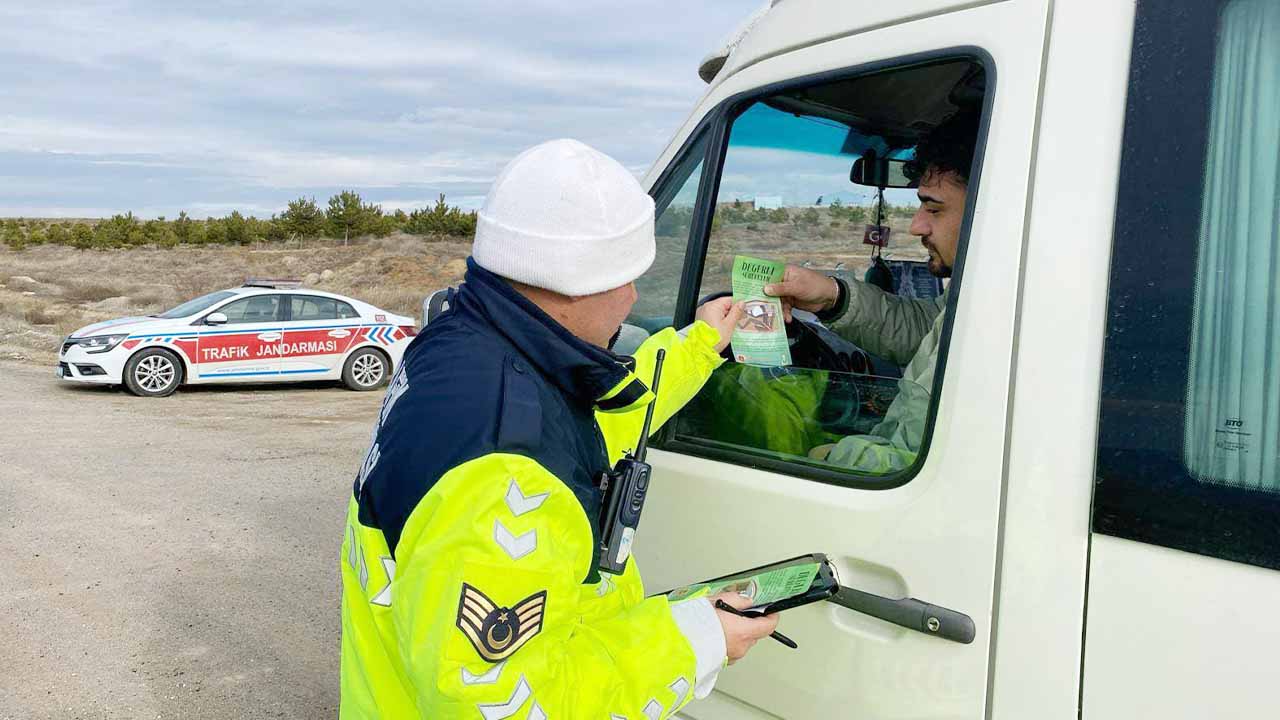 Yozgat’ta Trafik Kurallarına Uymayan 4 Sürücüye Ceza!