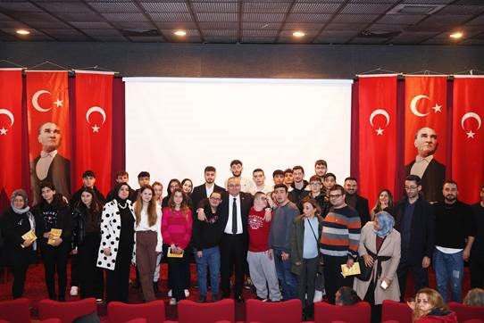 Keçiören Belediye Başkanı Özarslan Gençlerin sorularını cevapları