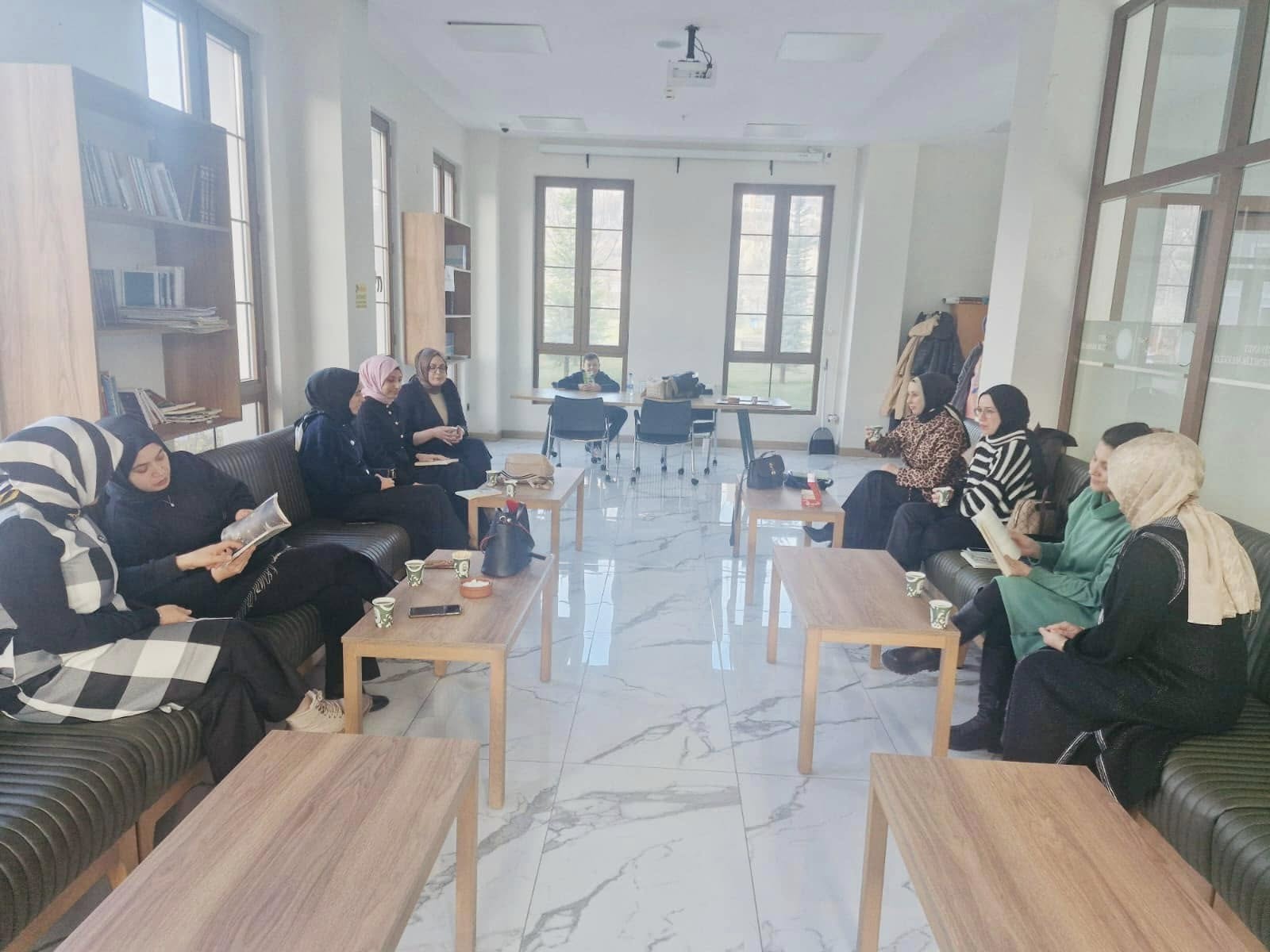 Öğretmenler Oyuncu Anne Kitabını Tartıştı