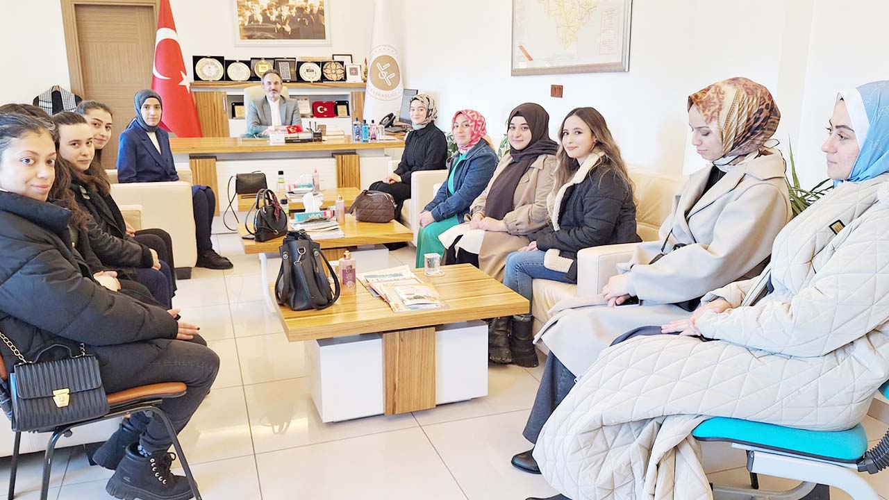 Yozgat’ta Müftü Gülden’den Gençlere Öğüt!