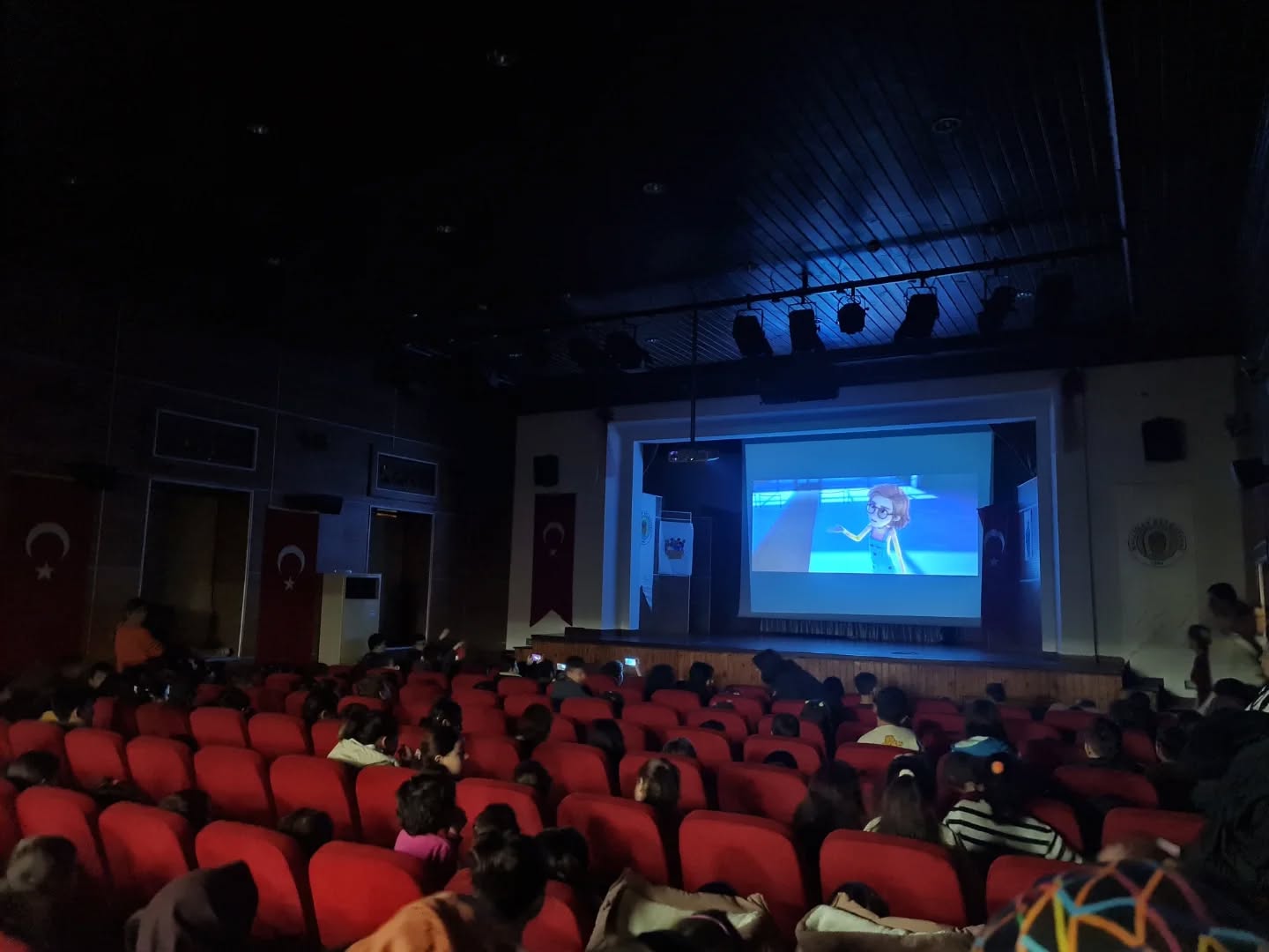 Nallıhan'da Çocuklar “Rafadan Tayfa” ile Eğlendi!