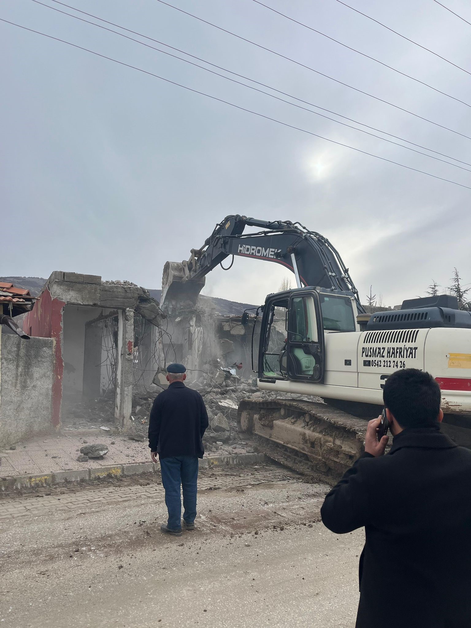 Özükavak'ta PTT Binası Yıkıldı