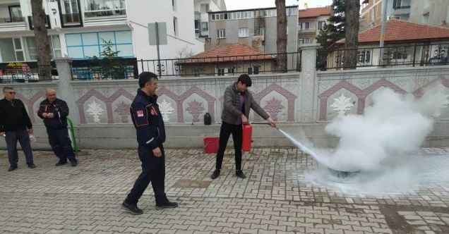 Şuhut’ta öğrencilere deprem ve yangın tatbikatı