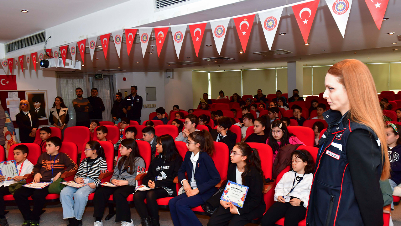 Millet Kütüphanesi'nde Kültürel Bir Gezi: Üç Tarihi Sergi Ziyarete Açıldı