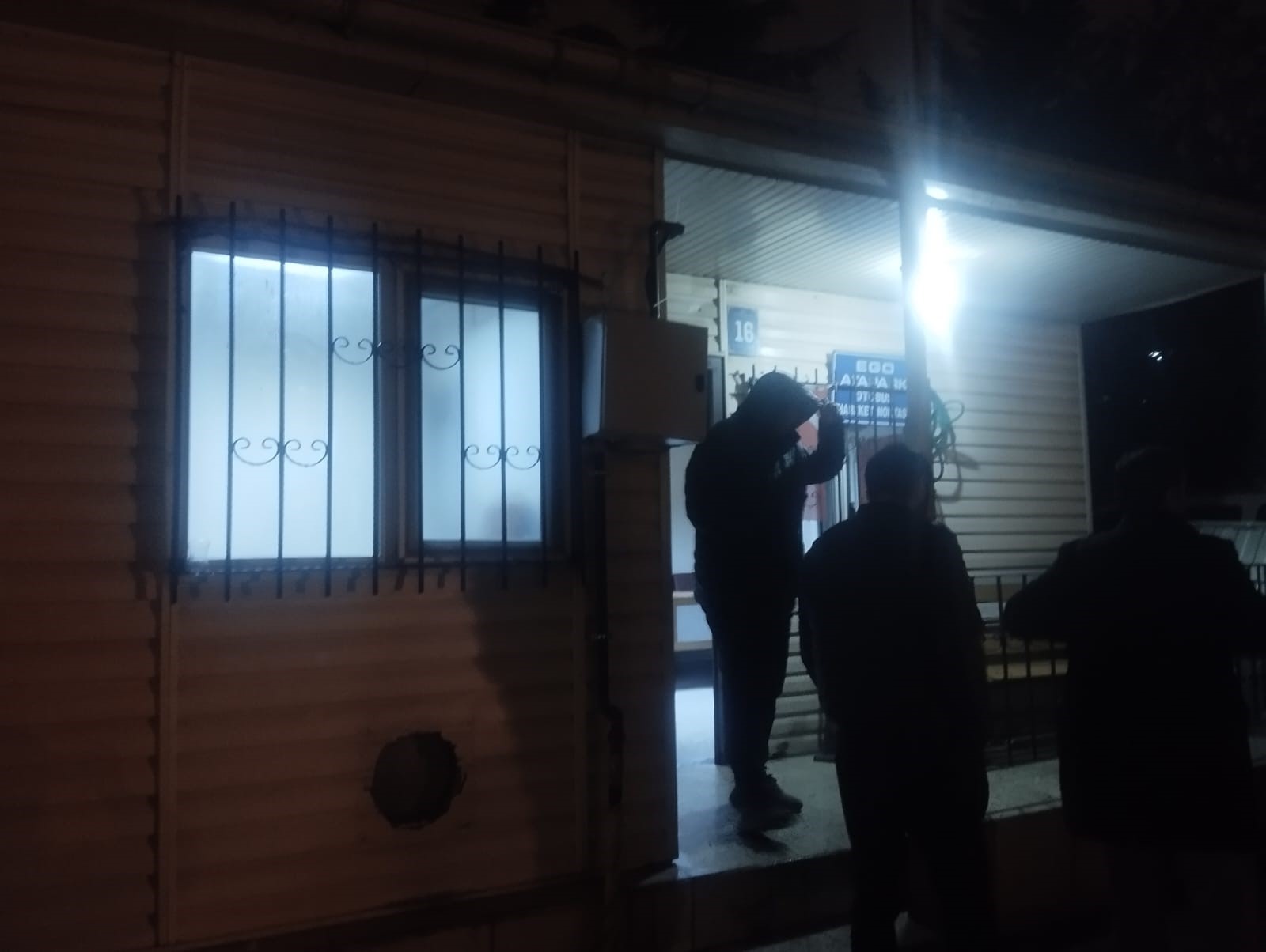 Ankara'da Otobüs Durağında Silahlı Saldırı: 1 Yaralı