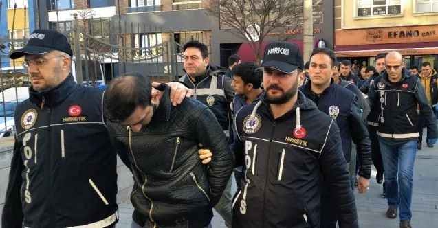 Uyuşturucu operasyonunda gözaltına alınan 8 şüpheli adliyede