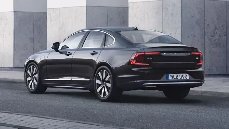 2025 Volvo S90: Lüks Sedan Pazarında Yeni Bir Devrim!