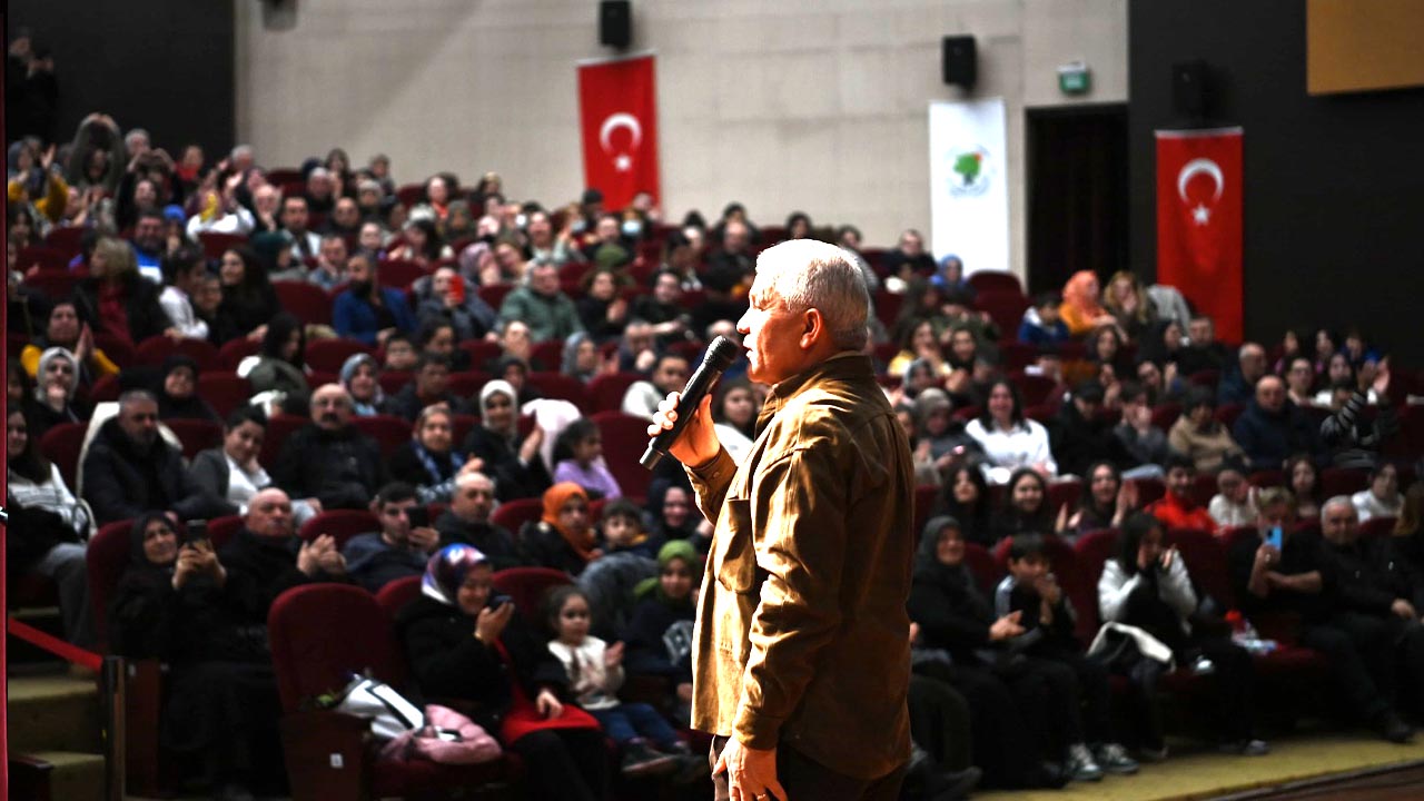 Mamak Belediyesi’nden Halk Oyunları Şenliği