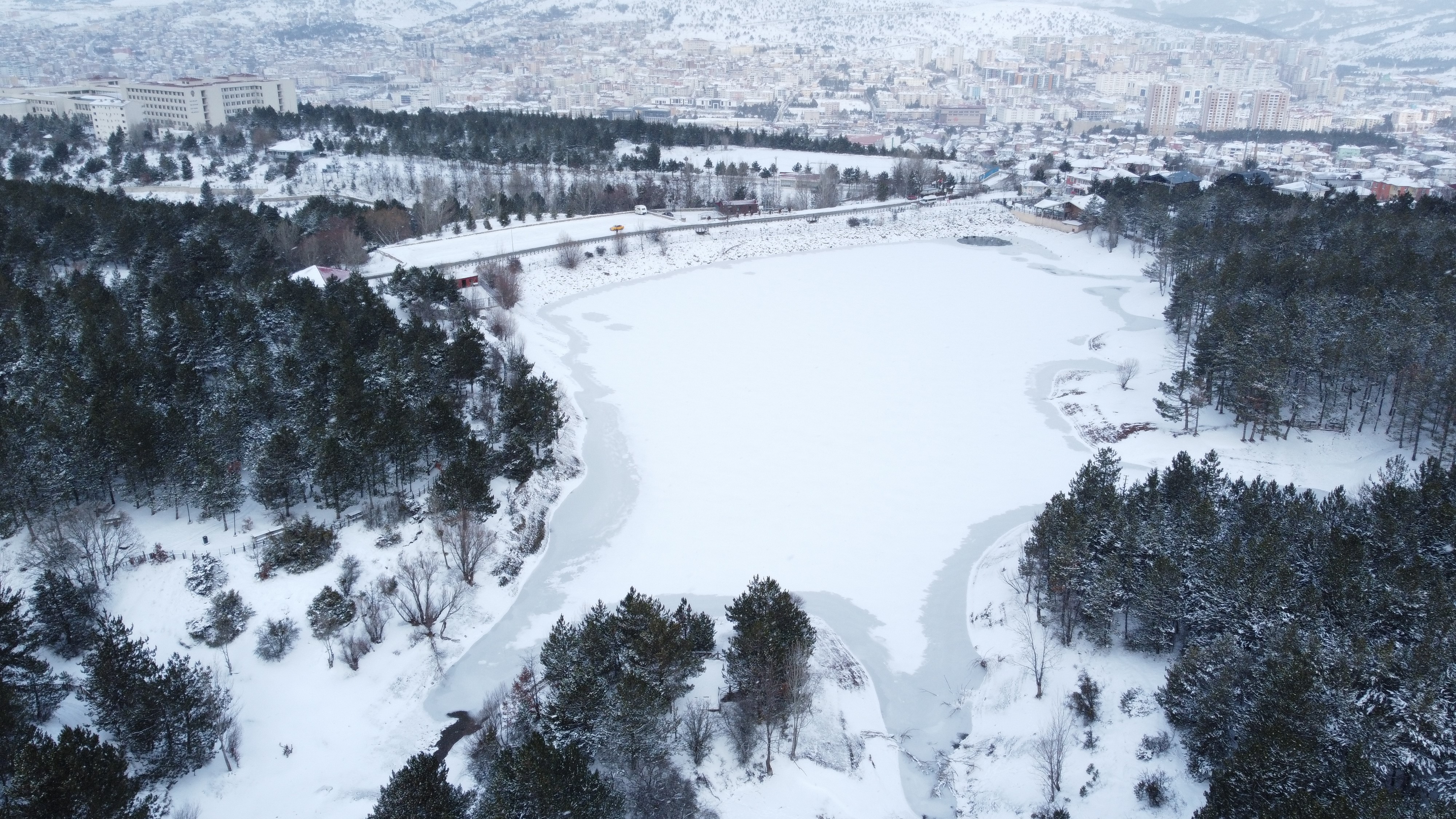 Yozgat'ta Göletler Buz Tuttu