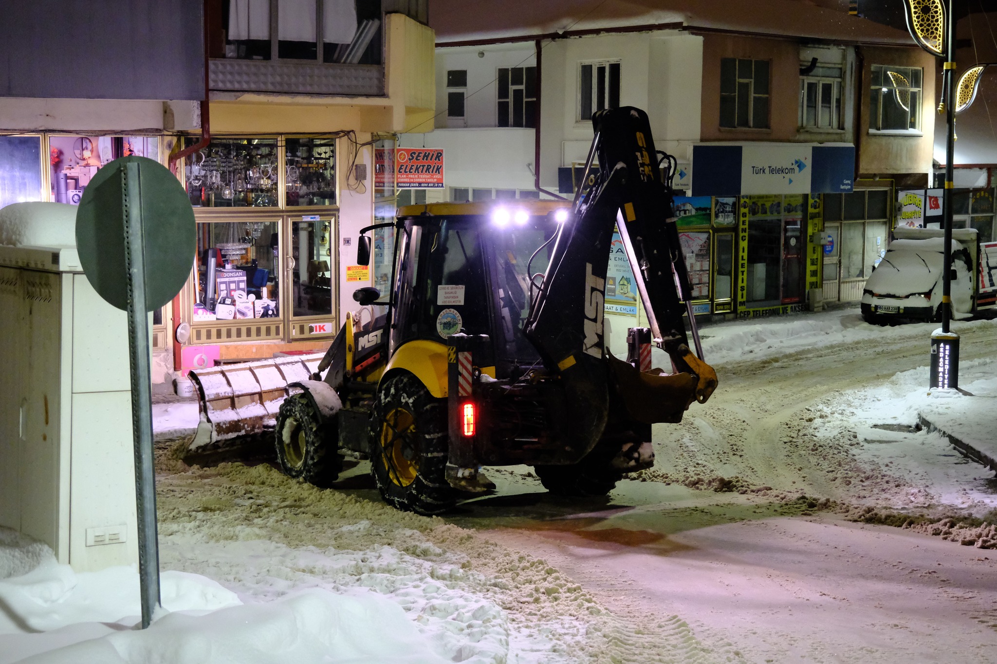 Akdağmadeni belediyesi Kar Temizleme Çalışmalarına Ağırlık Veriyor