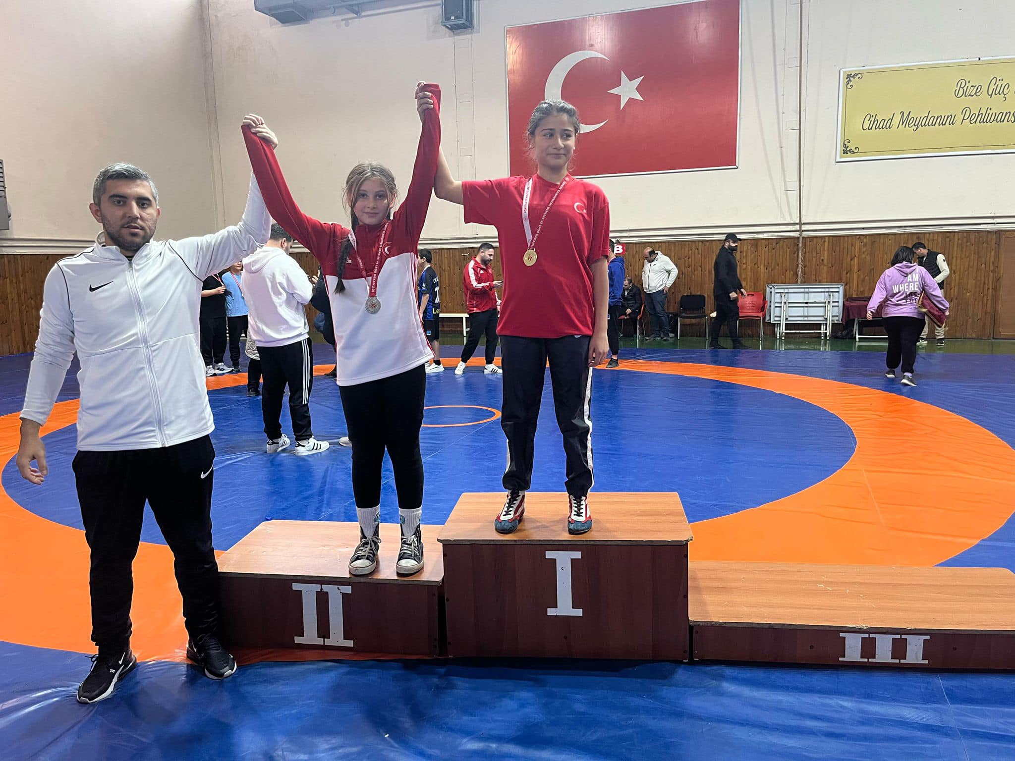 Altındağ Belediyespor'lu minik güreşçilerden madalya yağmuru!
