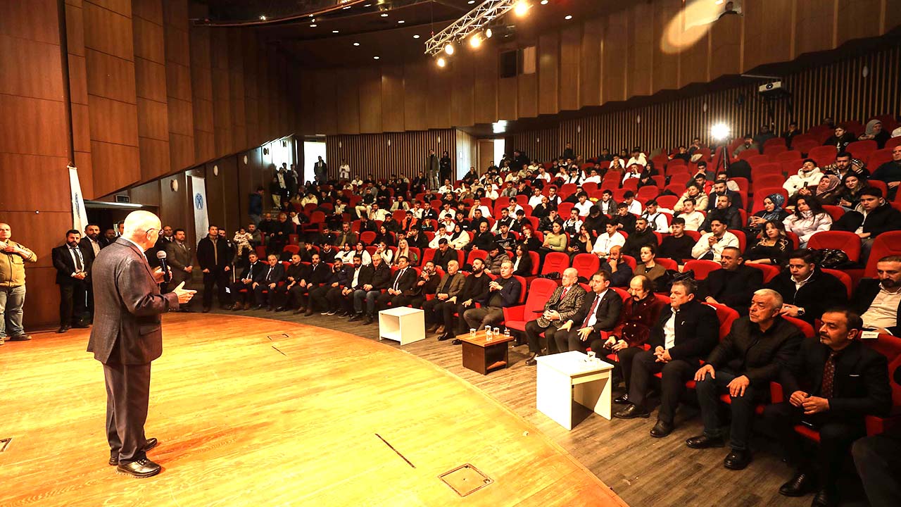 Ankara Yenimahalle'de Berberler Kıyasıya Yarıştı